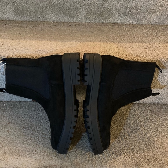 NWOB SINCERELY JULES Faux Suede Boots - Picture 9 of 12